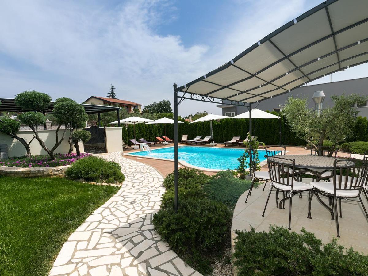 Villa Birikina With Pool Poreč Exteriör bild